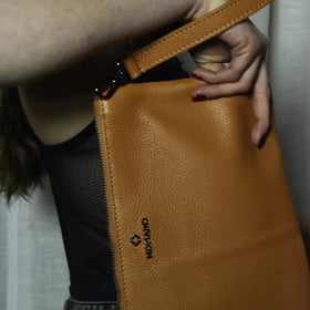 ANNA - Pochette in pelle - CAMEL - MIDMAIND™ | BRAND