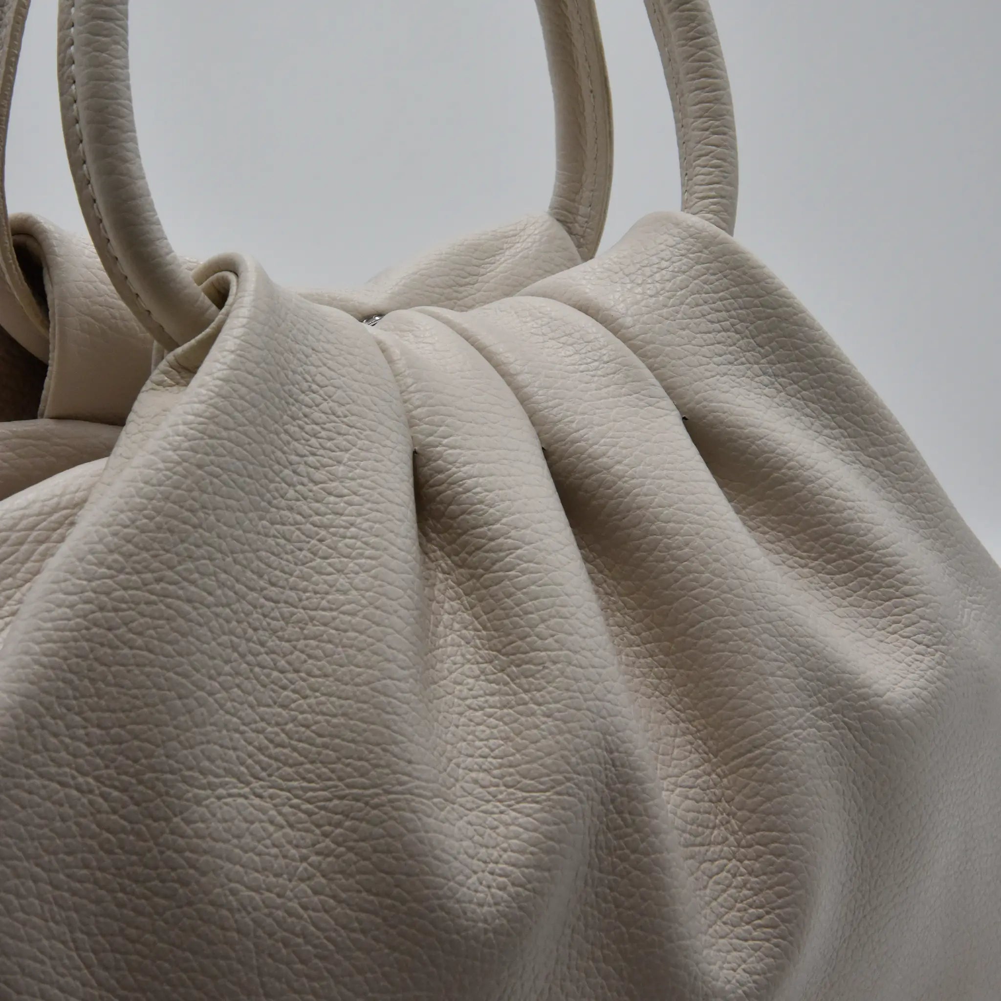 Borsa a Mano Grande in Pelle | PETITE L - MIDMAIND™ | BRAND