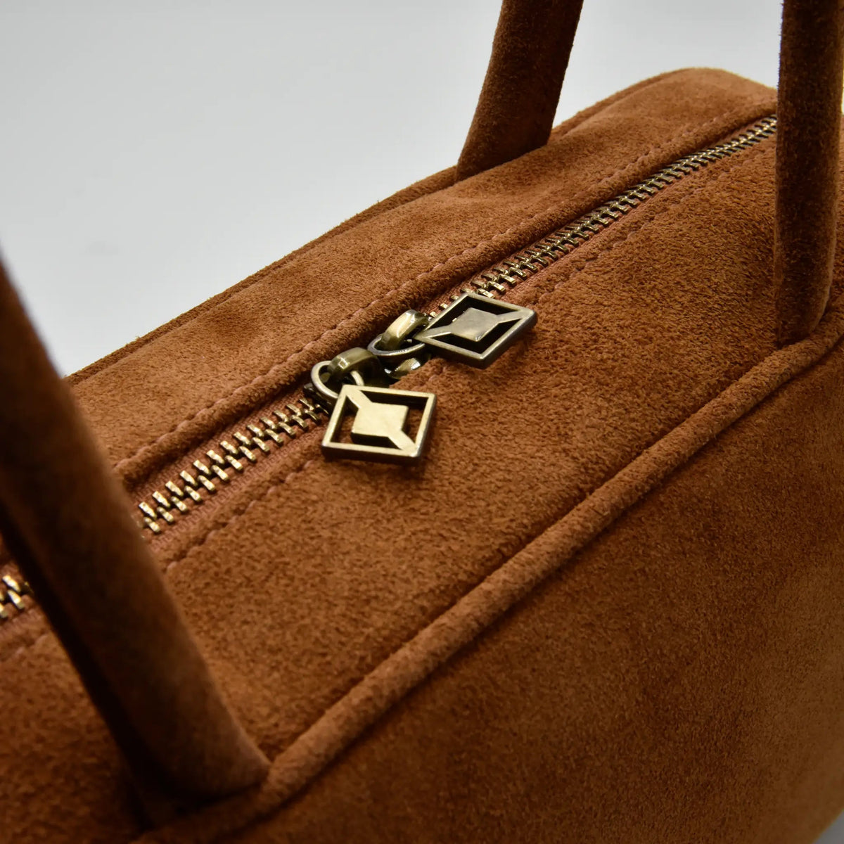 Borsa a Spalla in Pelle Suede | SKIN S - MIDMAIND™ | BRAND