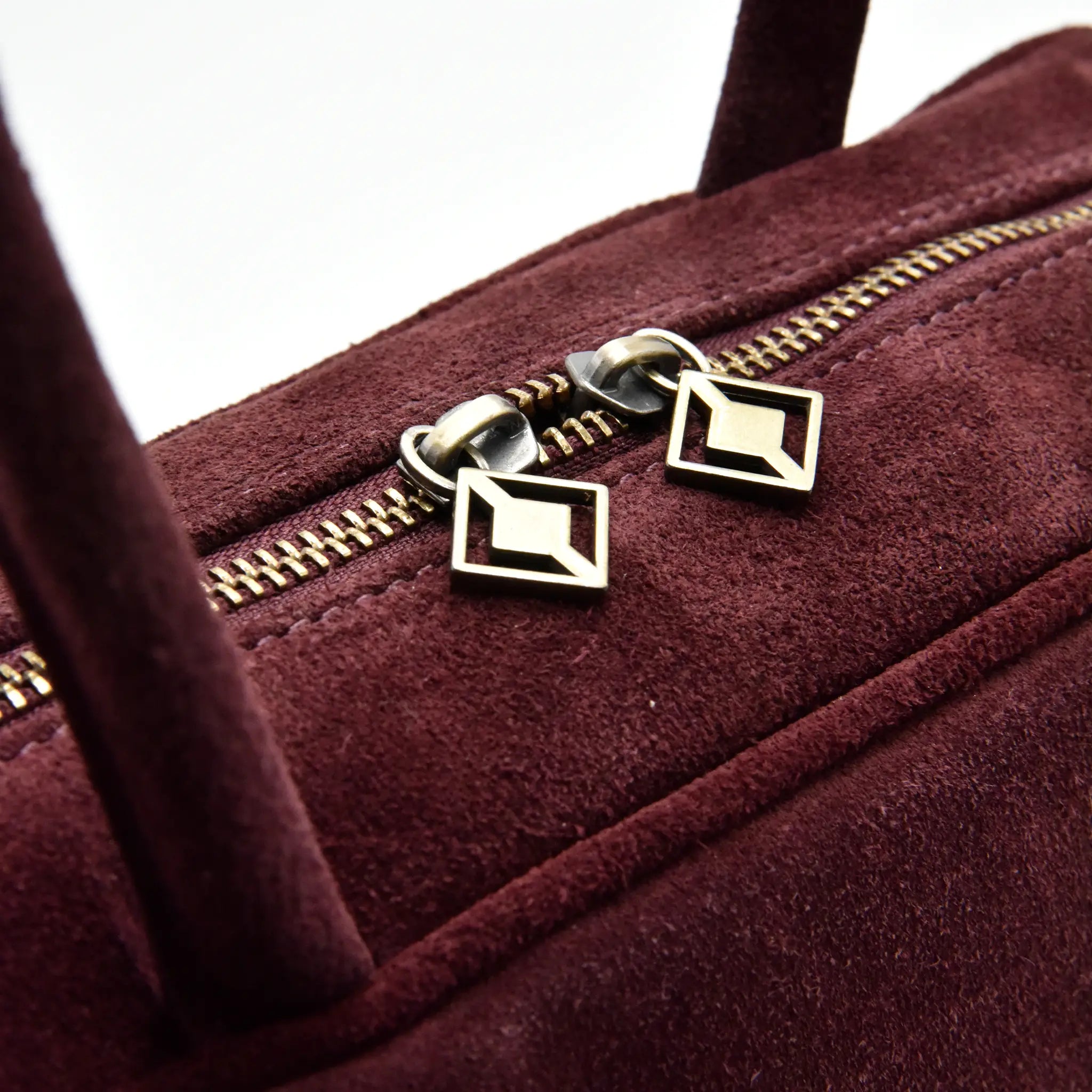 Borsa a Spalla Media in Pelle Suede | SKIN M