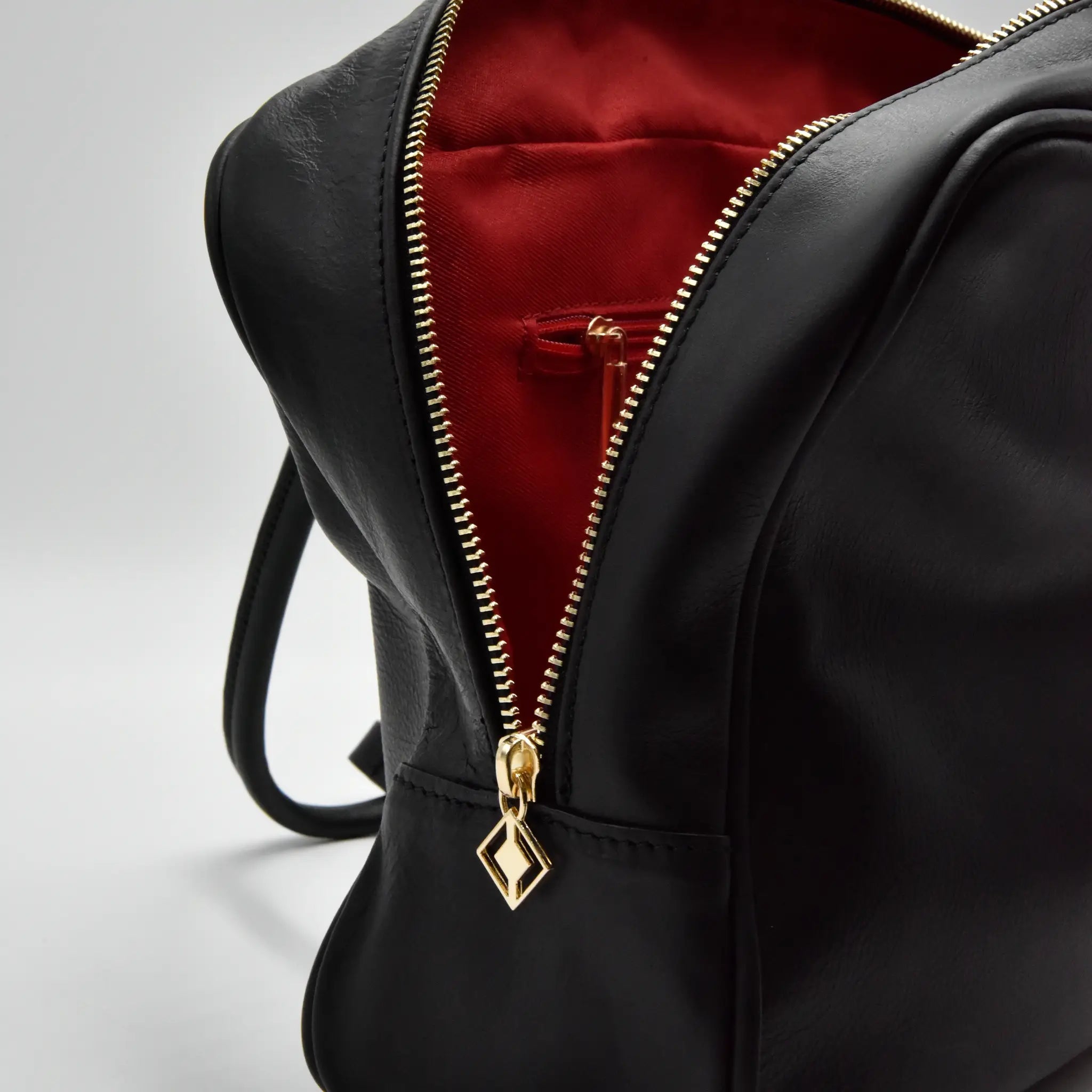SKIN M - Borsa a mano in Pelle Sauvage - Nero - MIDMAIND™ | BRAND